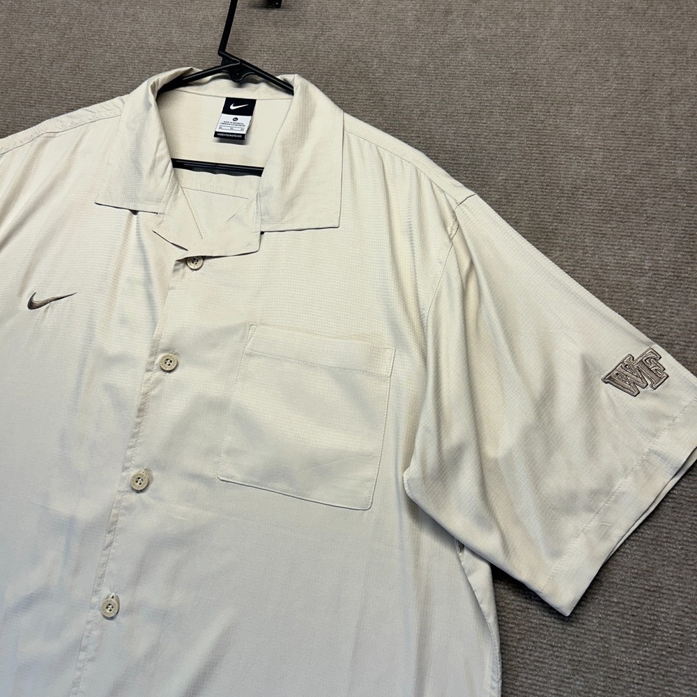 Wake Forest Deacs Nike Camp Shirt Men's XL Short Sleeve Button Up Fishing NCAA